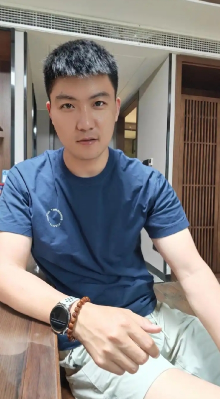 大鹏展翅的第一张照片--宜昌相亲服务中心