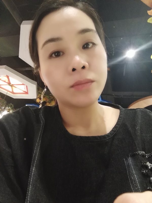喜欢黑巧的第一张照片--宜昌相亲服务中心